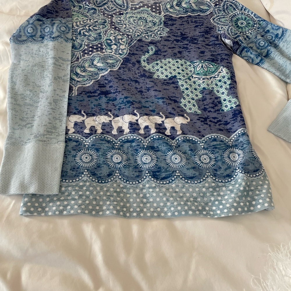 Blue Long Sleeve Tee with Artistic Pattern